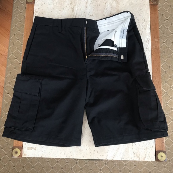 EUC WearGuard Aramark mens black cargo shorts, W 34 / 11” inseam with pockets - Picture 4 of 14